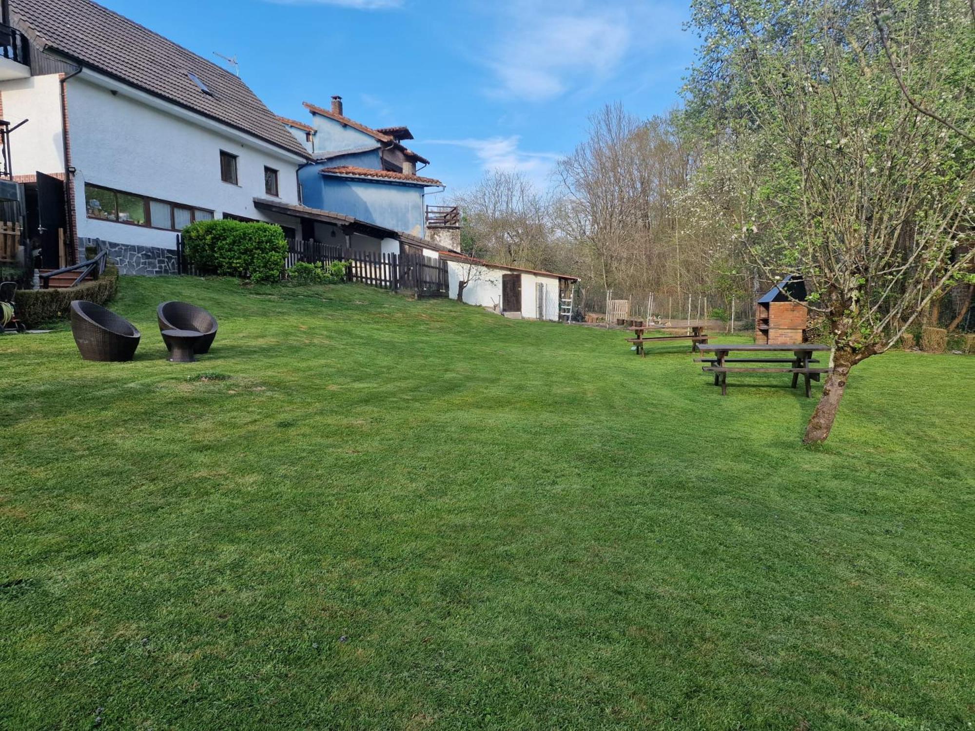 Alojamiento Con Jardin Y Barbacoa Onís エクステリア 写真