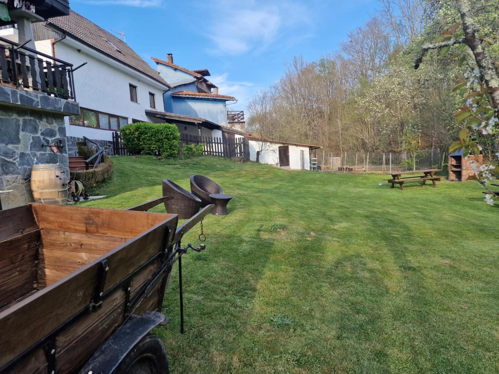 Alojamiento Con Jardin Y Barbacoa Onís エクステリア 写真
